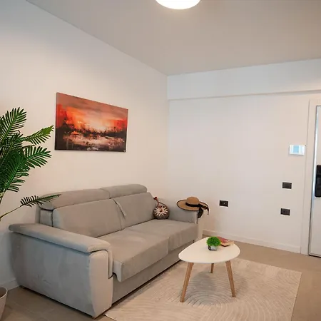 Silver Splash In Odyssey Pool & Fitness Appartement Năvodari