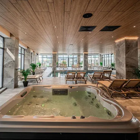 Silver Splash In Odyssey Pool & Fitness *