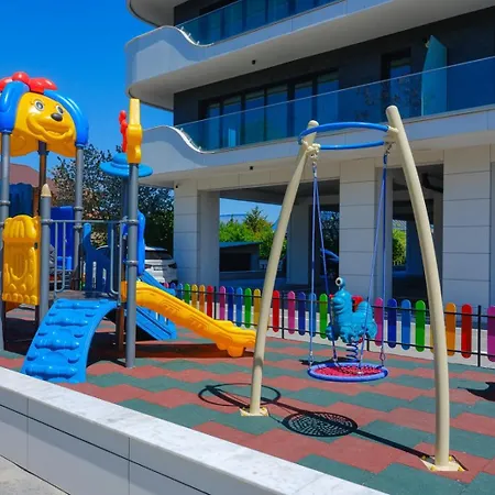 Silver Splash In Odyssey Pool & Fitness 那沃达利