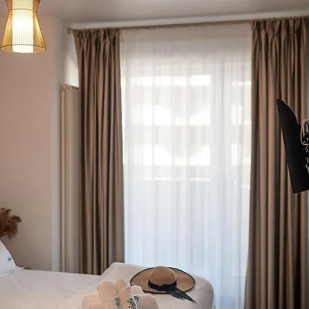 Silver Splash In Odyssey Pool & Fitness 那沃达利