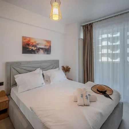 Silver Splash In Odyssey Pool & Fitness * 那沃达利