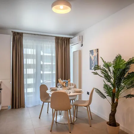 Apartment Silver Splash In Odyssey Pool & Fitness Navodari