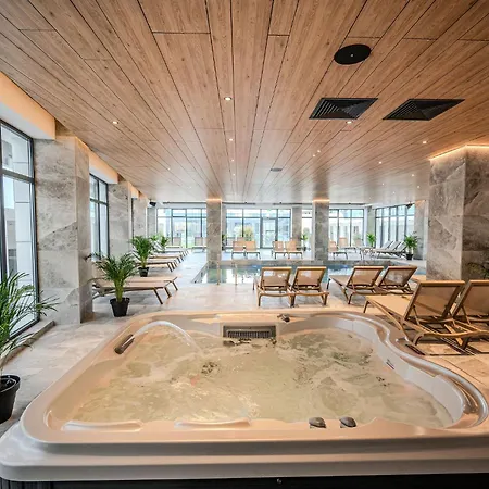 Silver Splash In Odyssey Pool & Fitness *